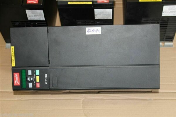 Danfoss VLT2880 VLT2880PT4B20STR3DBF00A00C0  18,3kva Frequenzumrichter 195N1111