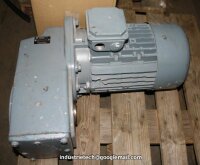 Block Flachgetriebe Getriebemotor Typ SK132 S/4 TF