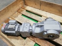 SEW 0,75 kW 7,5 min Getriebemotor KT67 R37 DRE80M4 Gearbox