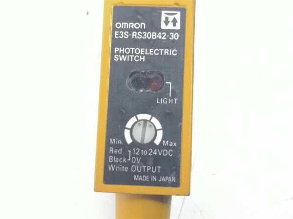 original photoelectric sensor E3S-RS30B42-30 