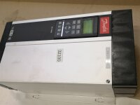 Danfoss VLT5001PT5C54STR3DLF00A00C0 Frequenzumrichter 1,7 kVA