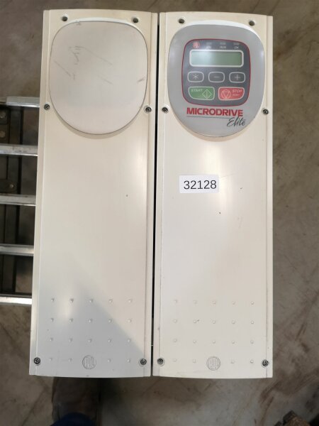 Microdrive Elite ME-46 Frequenzumrichter 380-480 VAC 48-62 Hz 57 Amps