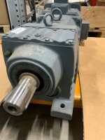 SEW 1,1 KW 11-56 min Getriebemotor R67 D26 DT90S4 Gearbox
