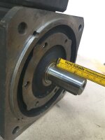 Lenze MDFKABS100-22 Servomotor