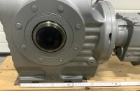 SEW 1,5 KW 4,1 min SA87 R57 DRN90L4/TFV Getriebemotor Gearbox 60 Hz