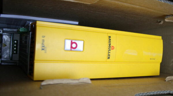 Baumüller Einbau-Einzelleistungseinheit BM4423-SI1-21242-0309 Frequenzumrichter