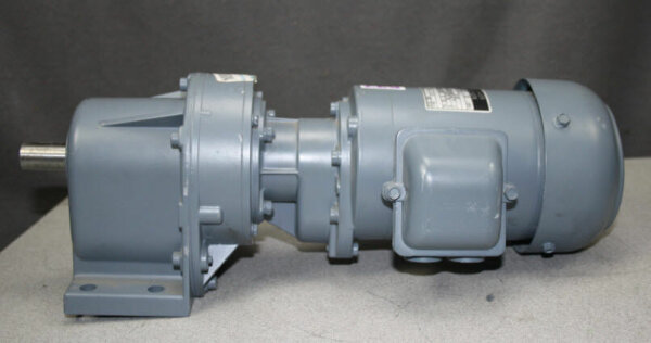 Bauer Getriebemotor 0,025KW  1,3 Min typ G064-10-D048-141-L Munters