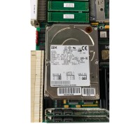Modul mit 540 MB 2,5″ IDE-Festplatte, 4 000 RPM.