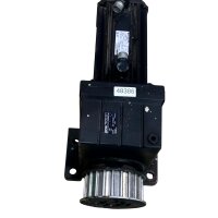 Lenze MDSKSRS071-33 Servomotor 00400431 mit Getriebe GST07-1S VBR 071-33