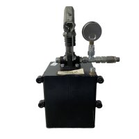 hydraulische Handpumpe mit Tank und Manometer 130 716694
