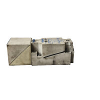 Telemecanique XS8C40PC449 Induktiver Näherungsschalter Sensor