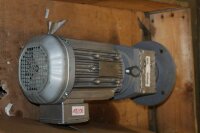 SEW 3 kw  104 min Getriebemotor RF57 DRE100LC4 gearbox RF57DRE100LC4